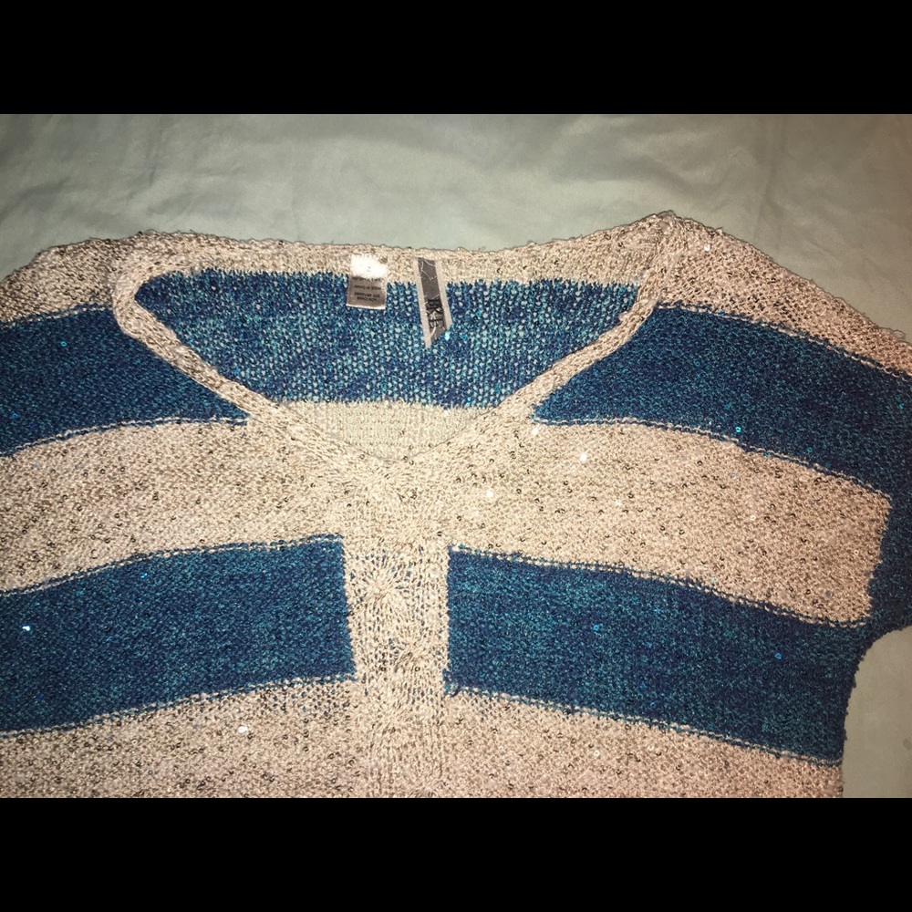 Sweater - Picture 2 of 2